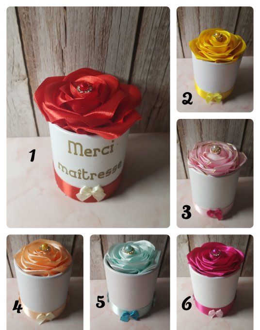 Mini box avec rose en satin personnalisable 